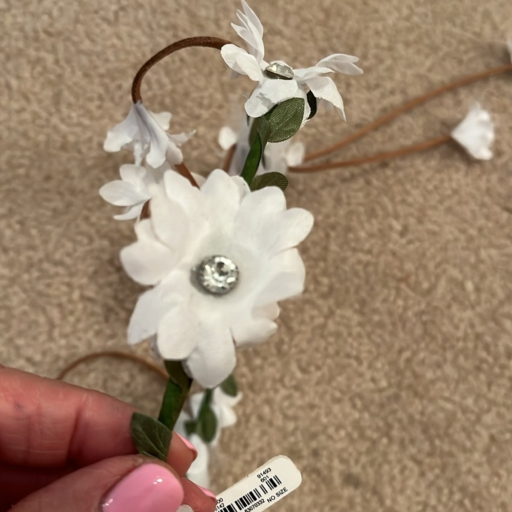NWT Justice Floral dangling garland headpiece, boho, white flowers w/ rhinestone - Picture 9 of 12